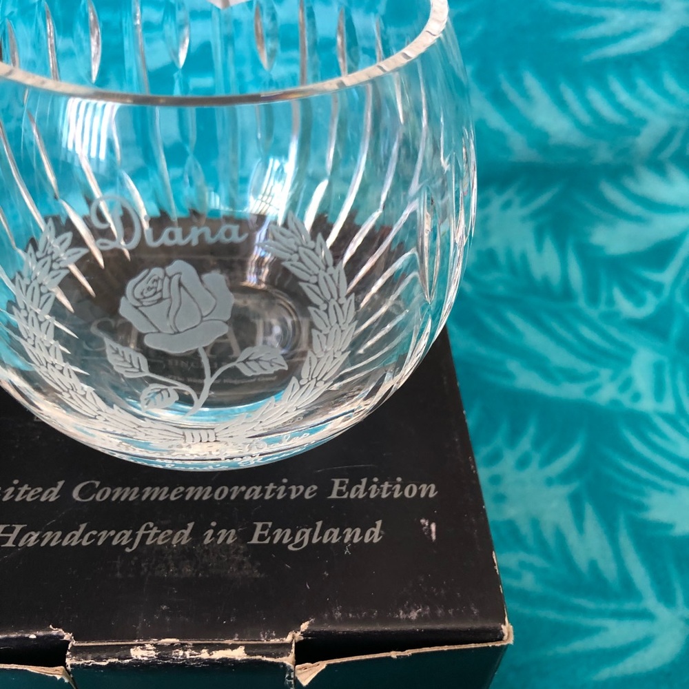 Commutative glass bowl for Princess Diana